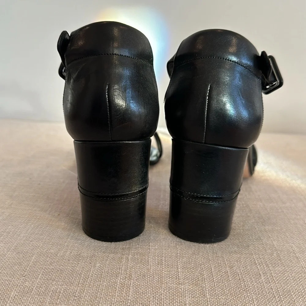 Delman Black Leather T-Strap Buckle Block Heel Sandals Size 10